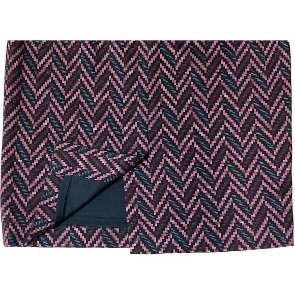 Kasper Pencil Skirt Womens 8 Black/Red Chevron Knee Length Lined Back Zip EUC - Picture 4 of 8